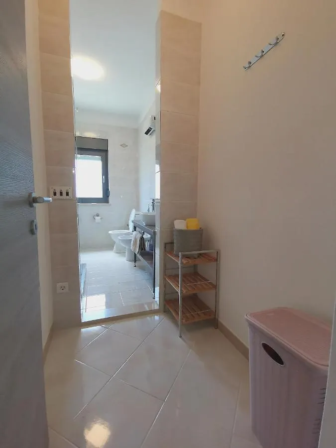 Apartment Pineta With Terrace & Park Wood View Pula