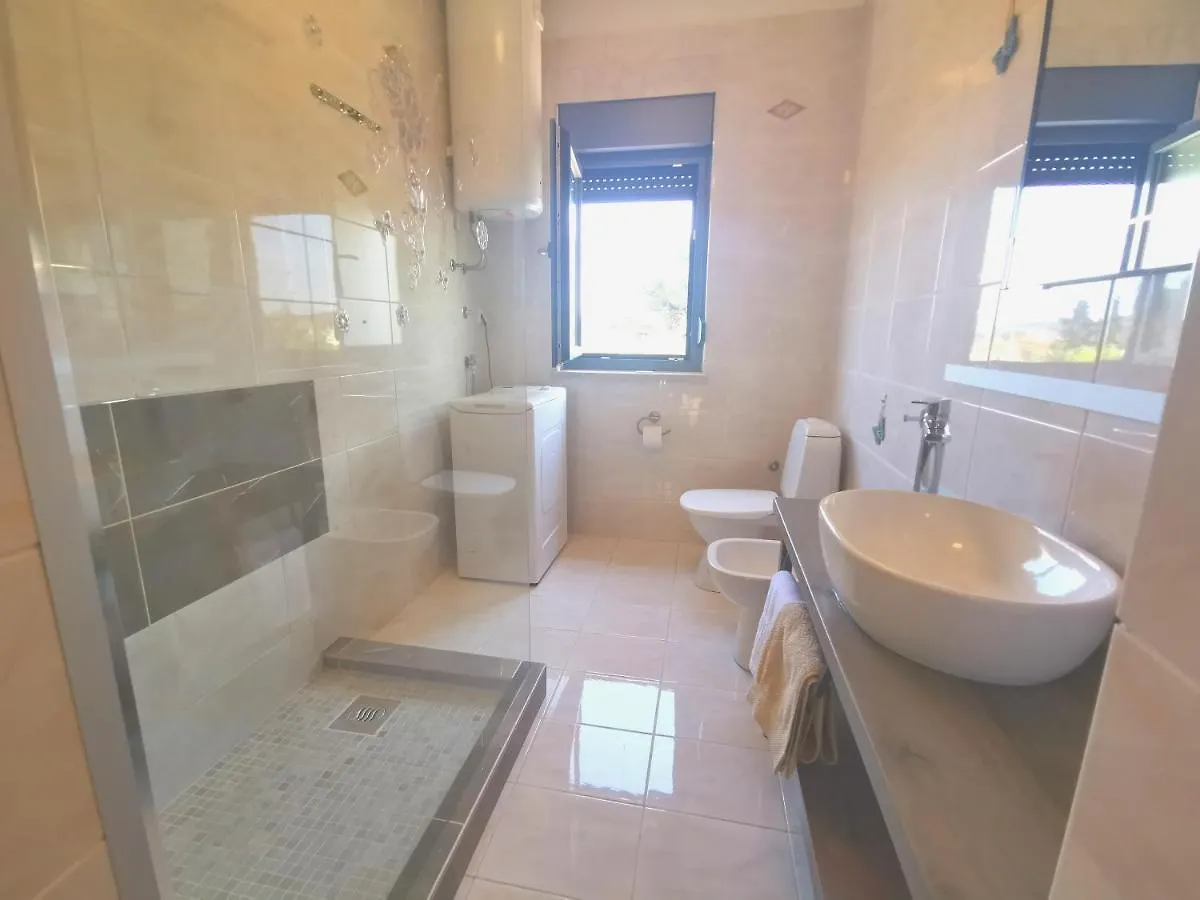 Apartment Pineta With Terrace & Park Wood View Pula