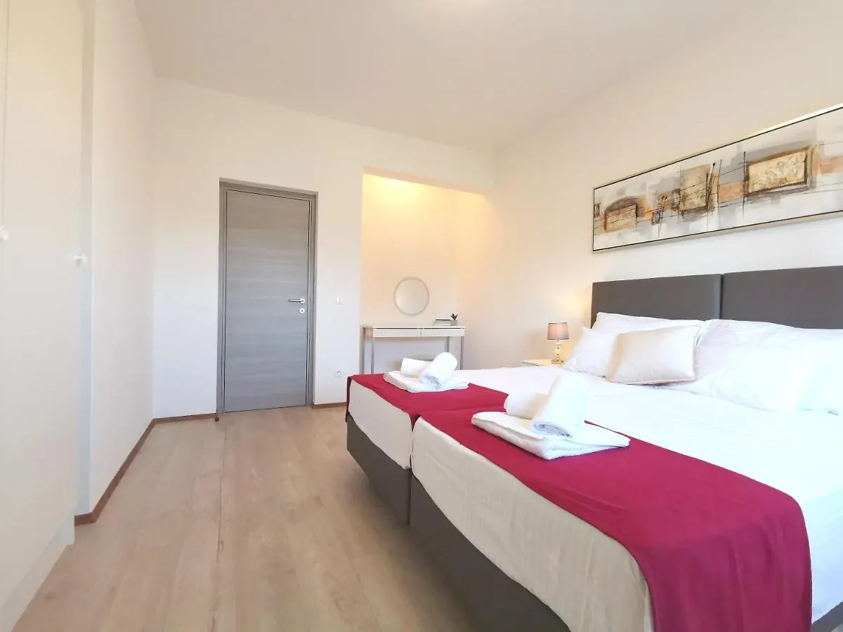 Apartment Pineta With Terrace & Park Wood View Pula Croatia