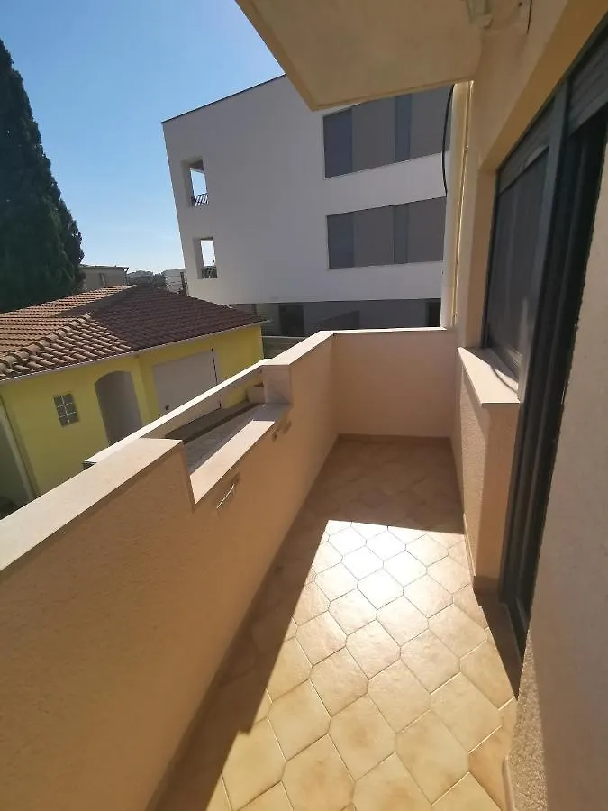 Apartment Pineta With Terrace & Park Wood View Pula