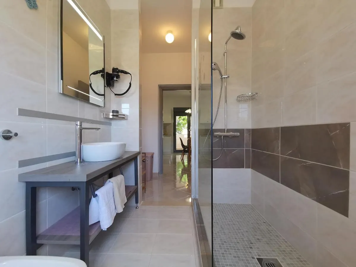 Apartment Pineta With Terrace & Park Wood View Pula
