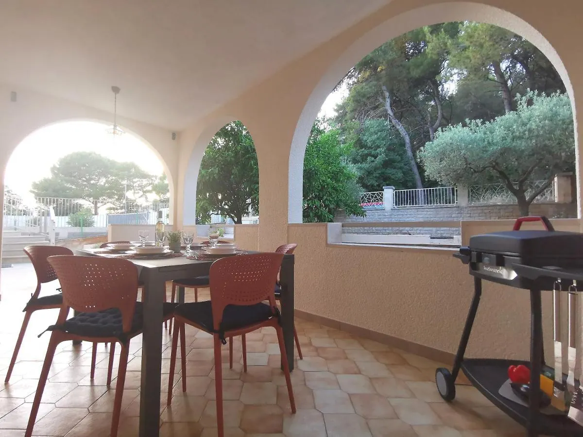 Apartment Pineta With Terrace & Park Wood View Pula